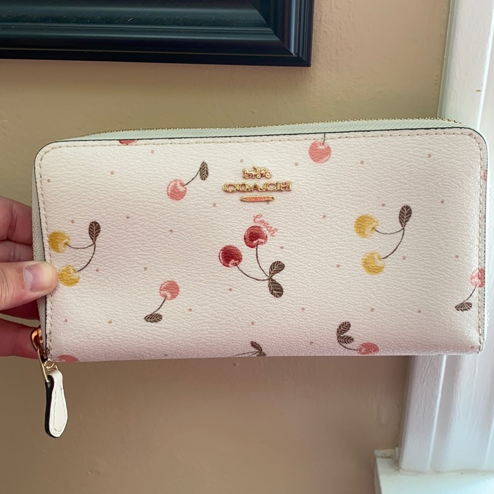 Like new Coach wallet